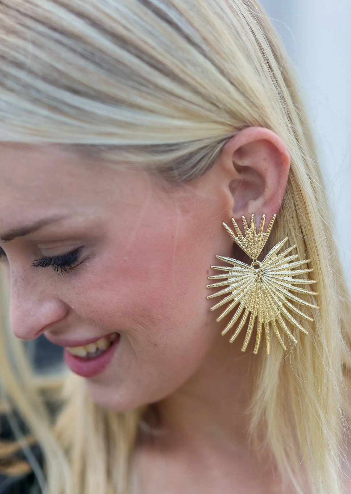 Metal Starburst Gold Earring