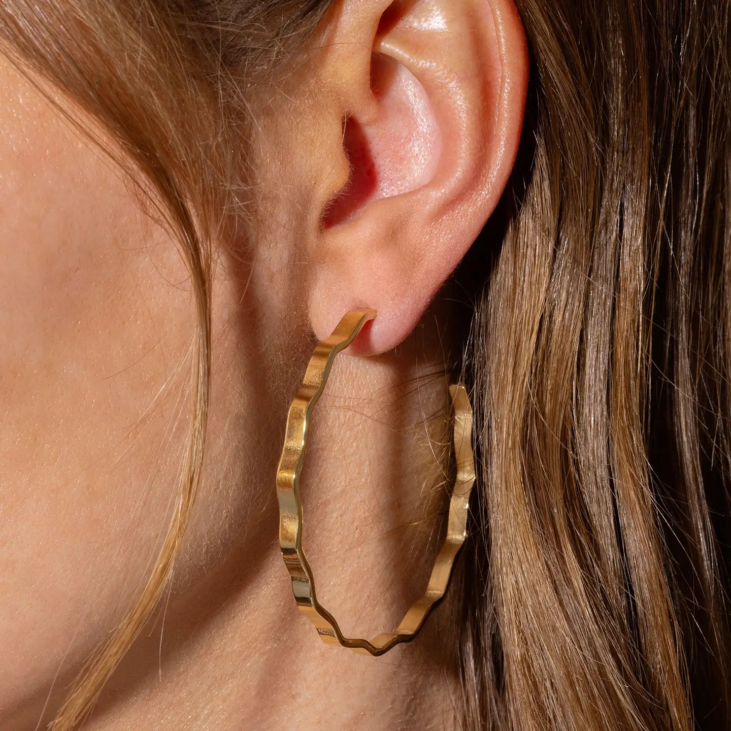 Cassie Wavy Hoop Earrings