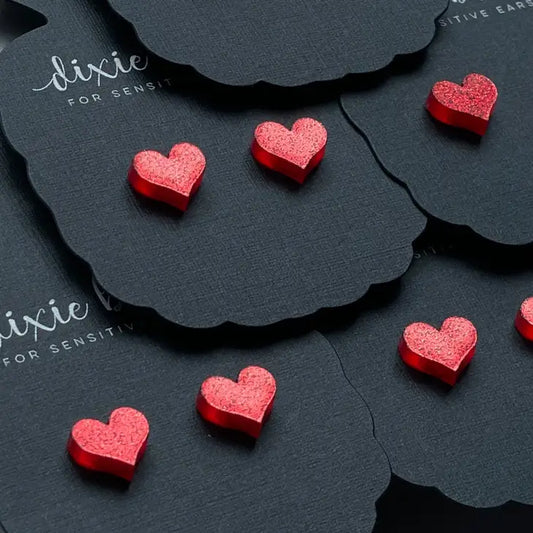 Micro Confetti Hearts Earrings in Red Glitter